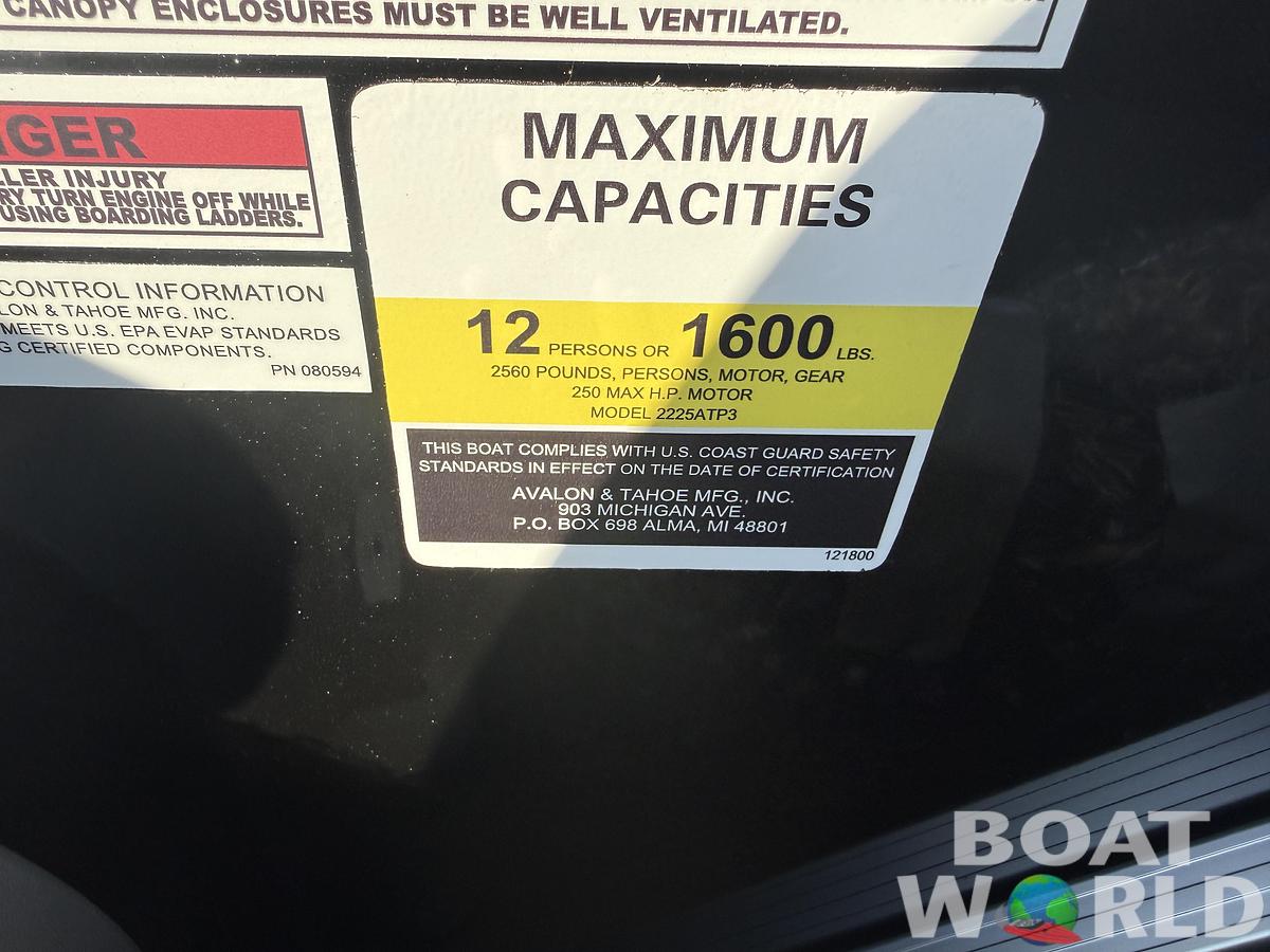 2026 Tahoe Pontoons LTZ 2385 (CRB) Cruise Rear Bench Tritoon 