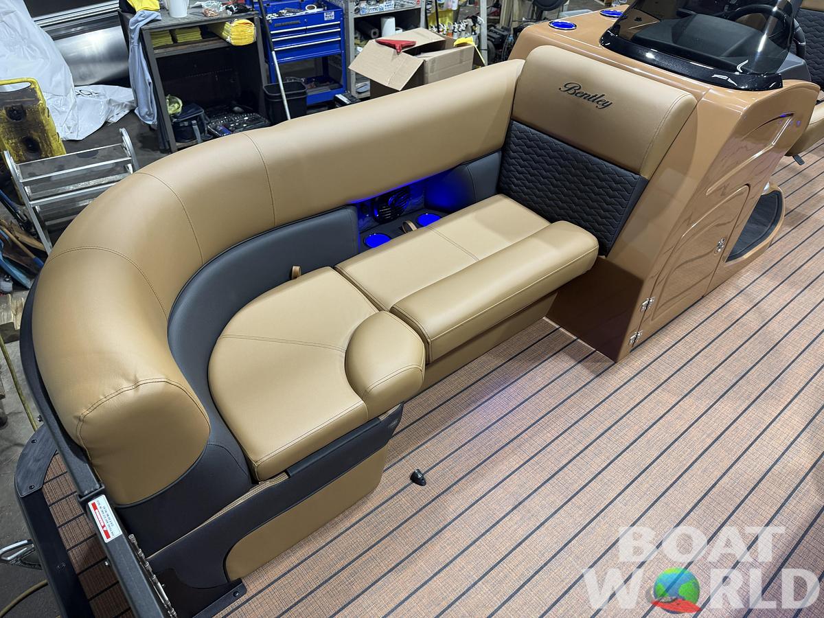 2026 Bentley Pontoons Elite 223 Swingback Tritoon & 200HP 