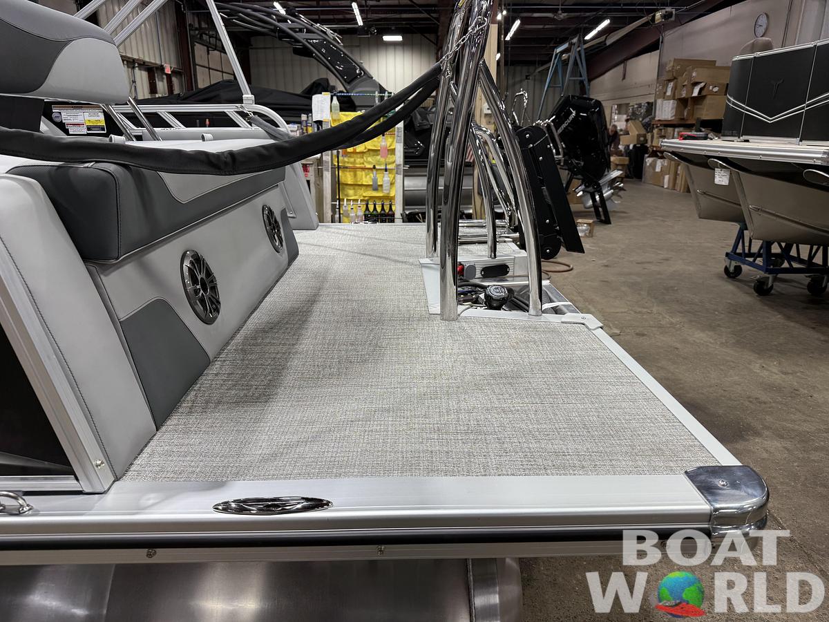 2026 Tahoe Pontoons LTZ 1985 Cruise Rear Bench (CRB) 