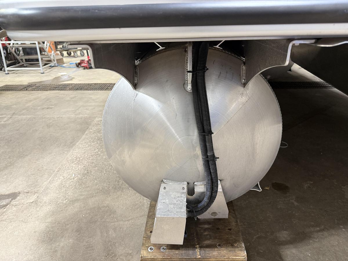 2025 Bentley Pontoons Legacy 223 Swingback Tritoon & Honda 4-Stroke EFI