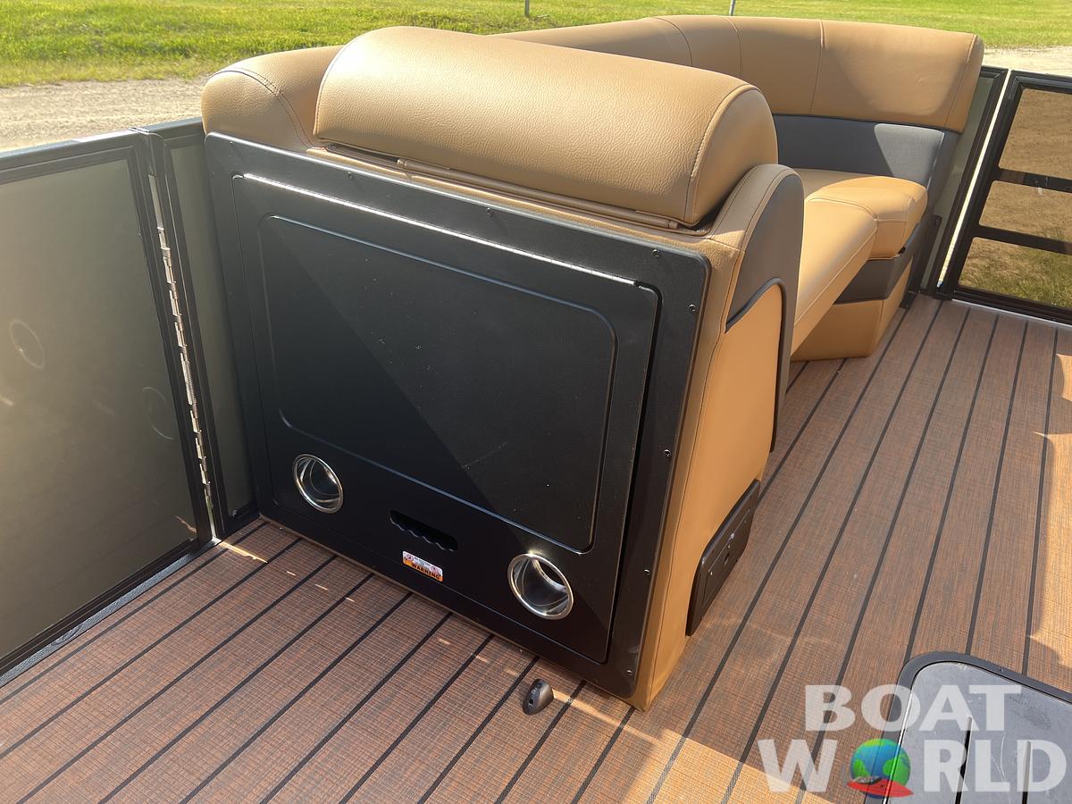 2026 Bentley Pontoons Elite 223 Swingback Tritoon
