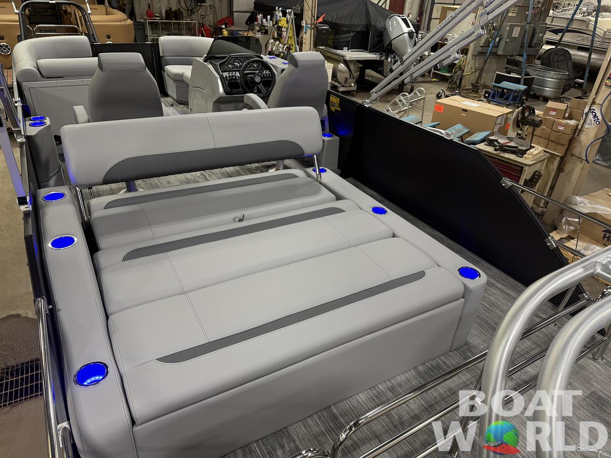 2026 Bentley Pontoons Legacy 220 Swingback & 4-Stroke EFI