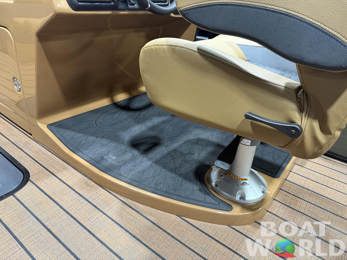 2026 Bentley Pontoons Elite 223 Swingback Tritoon