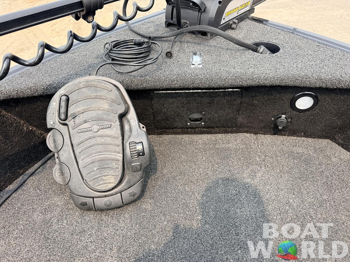 Used 2017 Alumacraft Competitor 165 Sport & 90HP Suzuki 4Stroke -$24,995