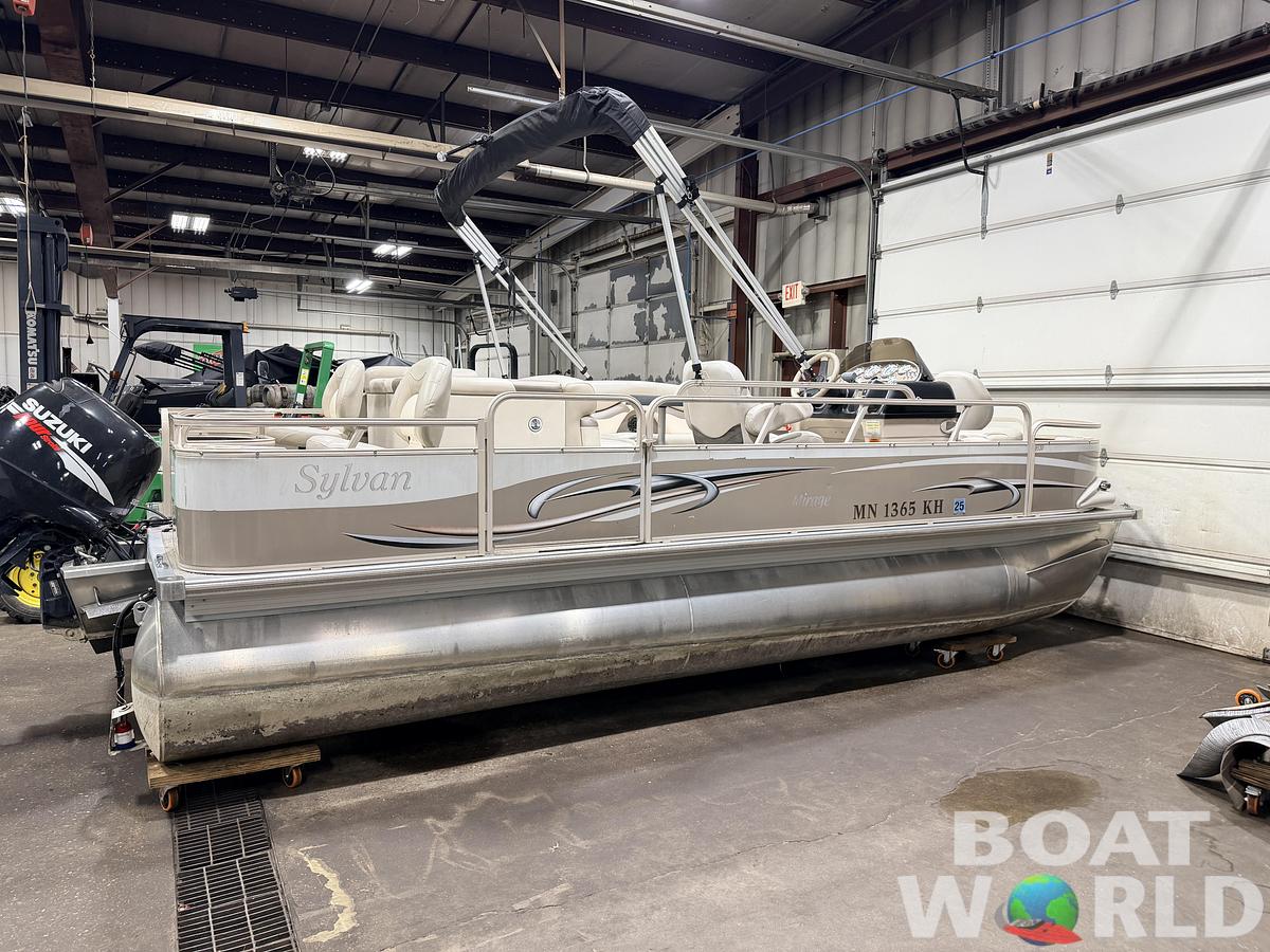 Used 2008 Sylvan Mirage 8520 Party Fish