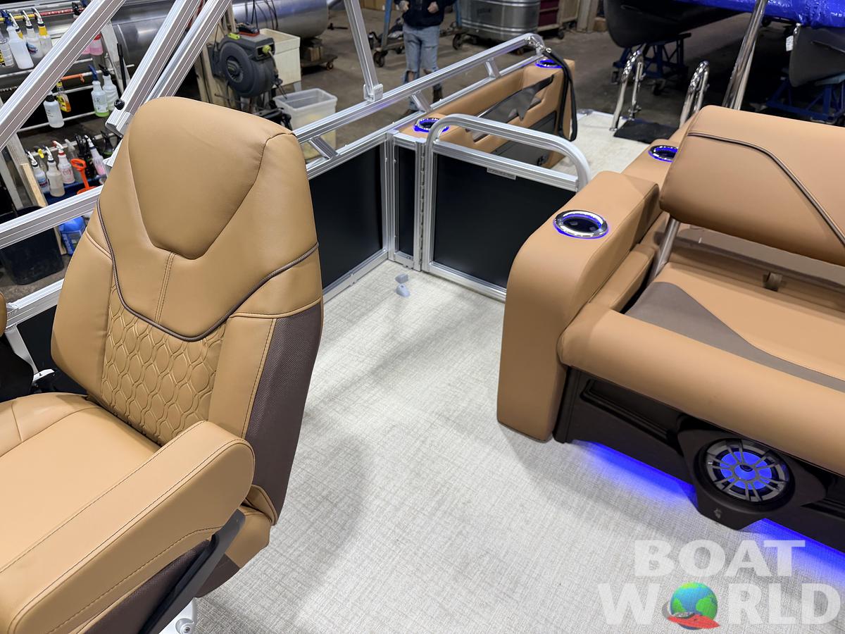 2026 Tahoe Sport 2385 VRB Swingback Tritoon $47995