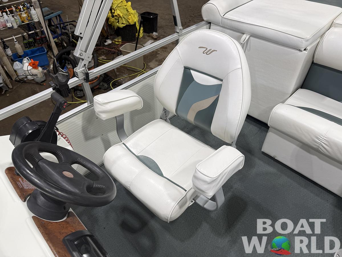 Used 2003 Weeres 200 SunTanner & 60HP Johnson 4Stroke -$11,995
