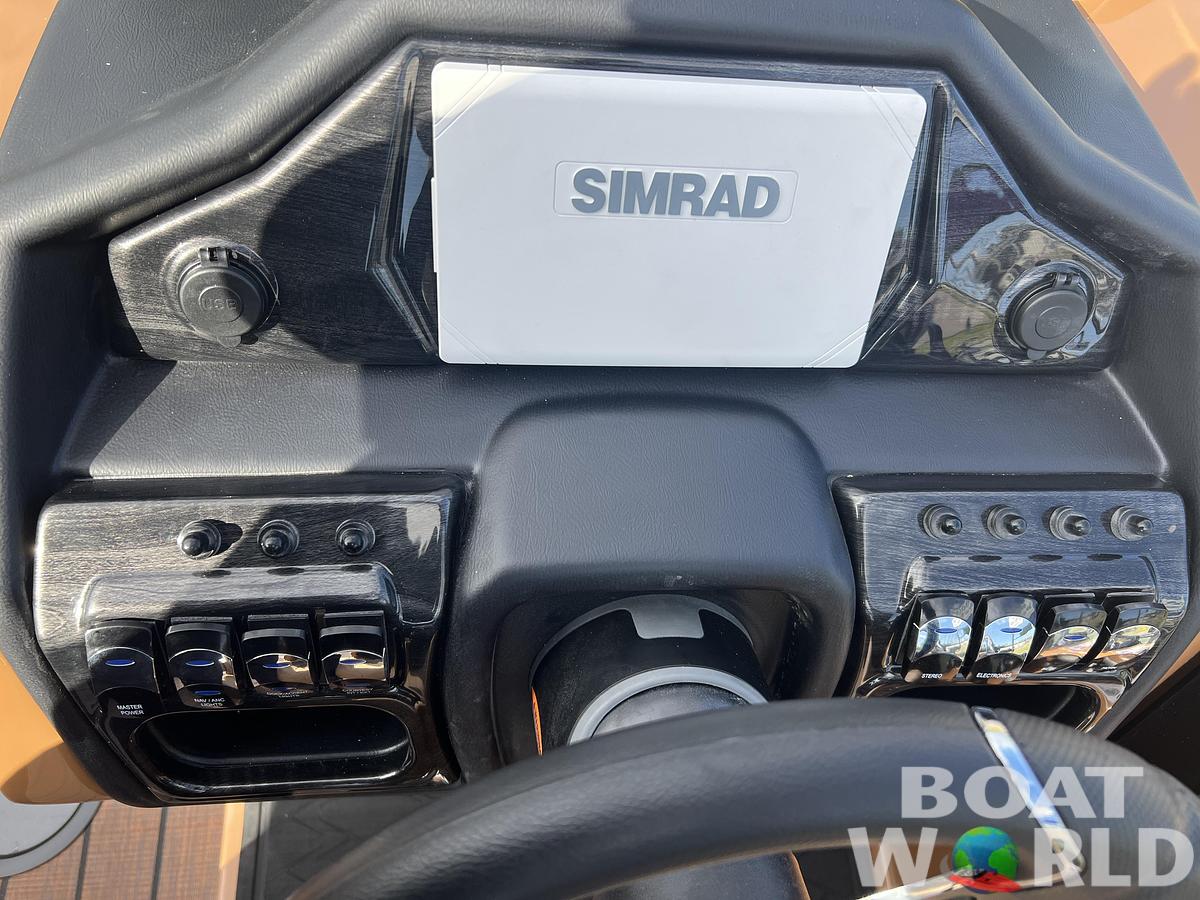 2026 Bentley Pontoons Elite 223 Admiral Quad Lounge Tritoon