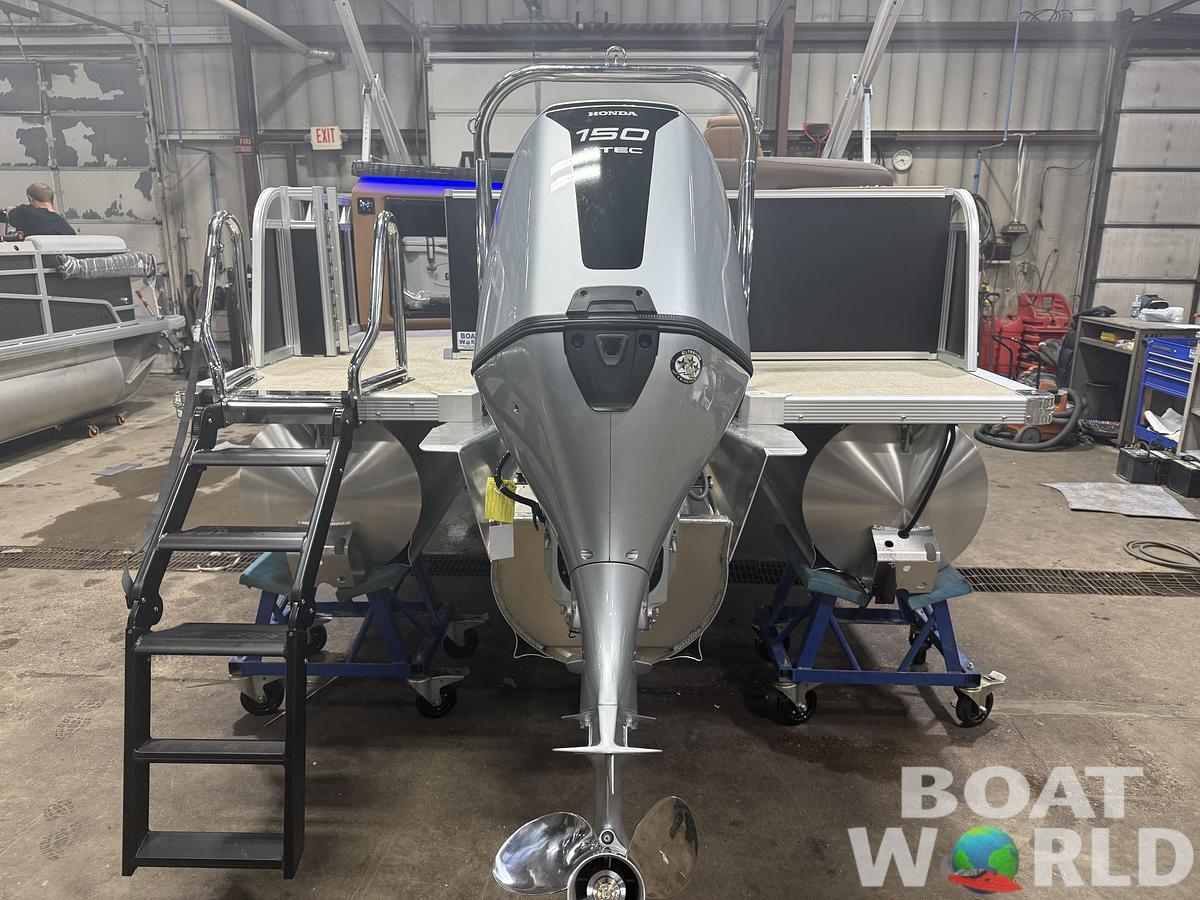 2026 Tahoe Pontoons LTZ 2385 Elite Windshield Tritoon