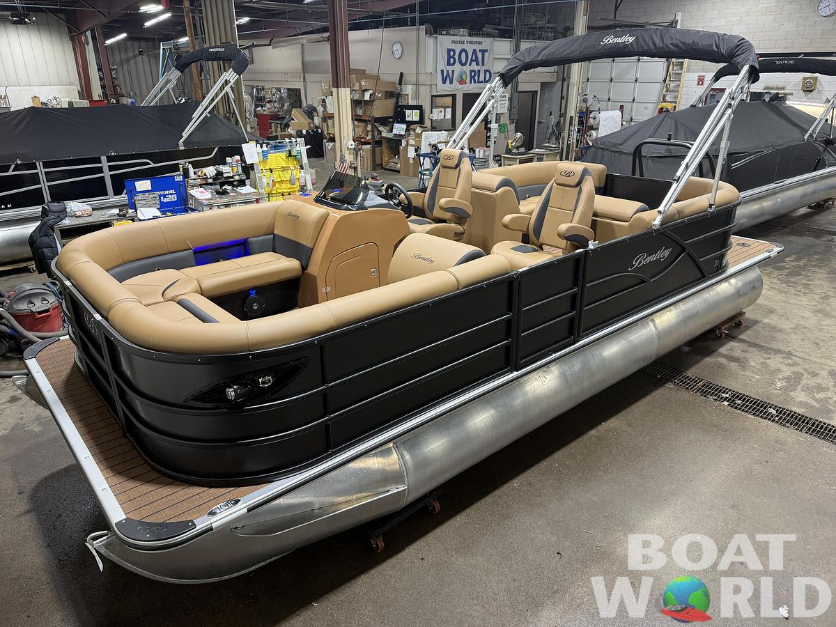 2026 Bentley Pontoons Legacy 220 Navigator Quad Lounge