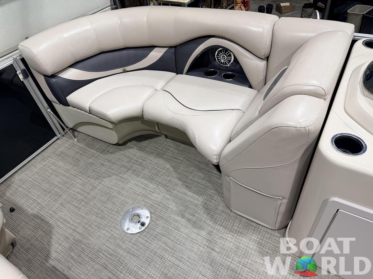 Used 2016 Sylvan Mirage 822 LZ & 50HP Yamaha 4Stroke - $21,995