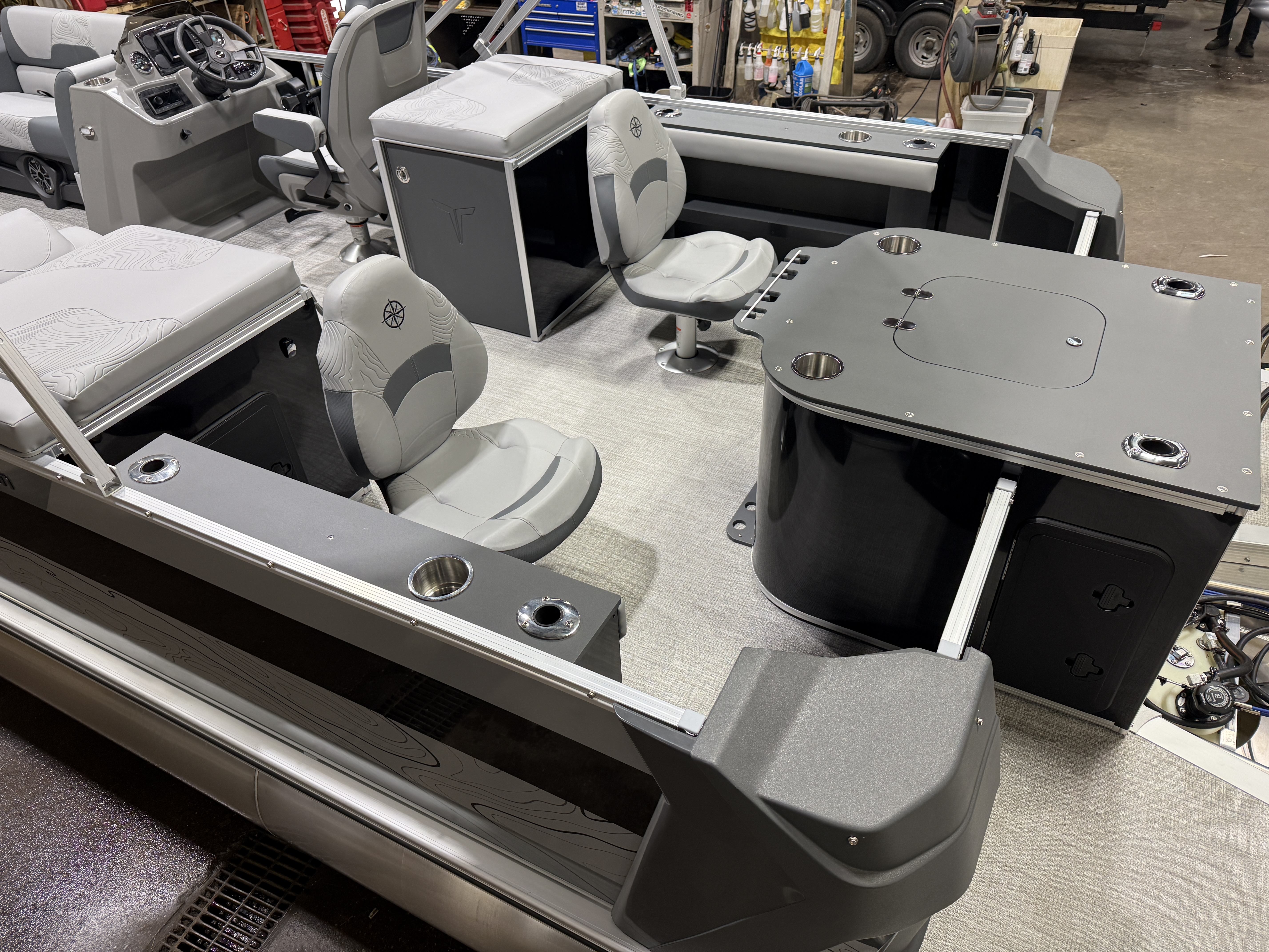 2026 Tahoe Pontoons GEOfish 2385 Rear Fish 