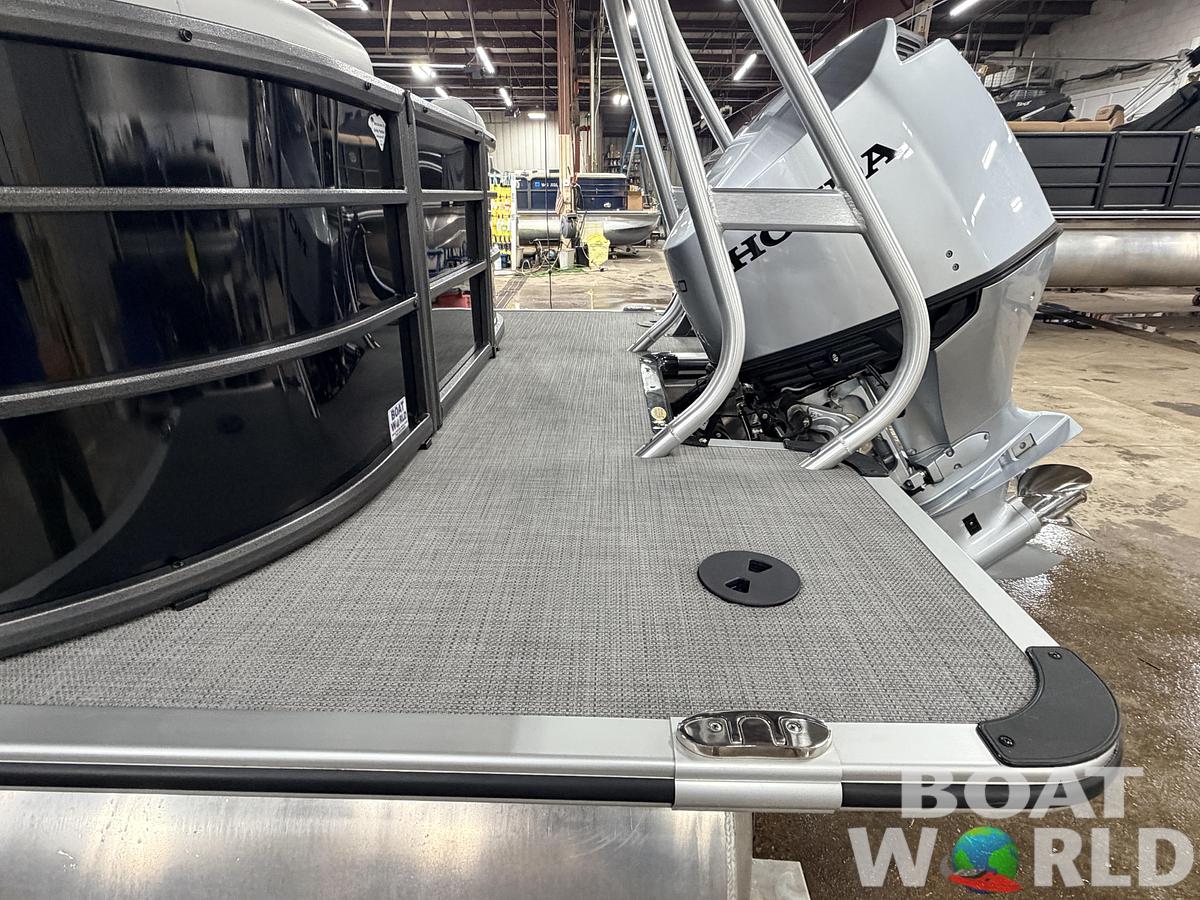 Used 2024 Bentley Legacy 223 150HP Navigator Tritoon - $47995