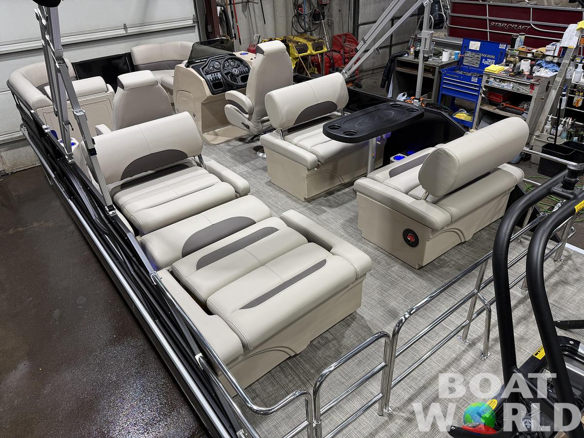 2026 Bentley Pontoons Legacy 223 QSB Swingback Tritoon 