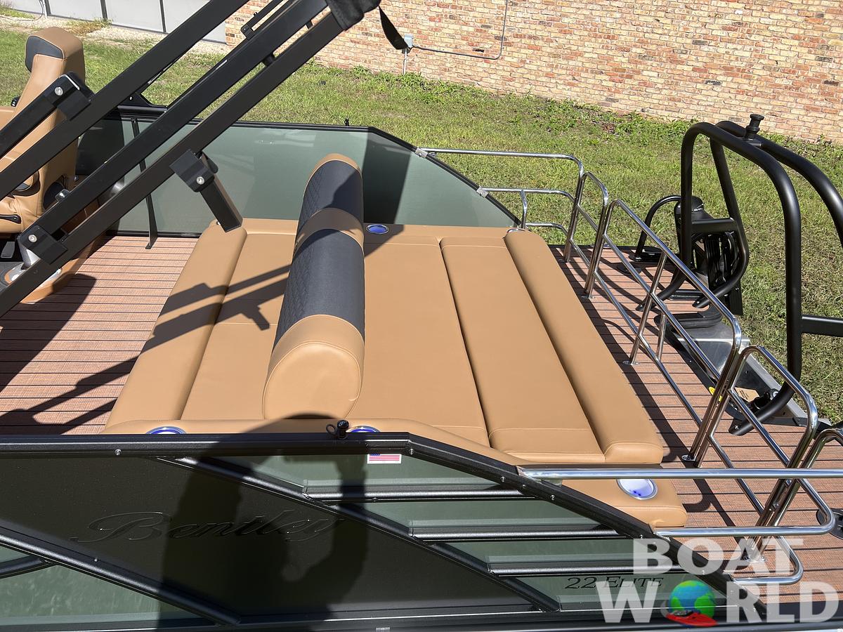 2026 Bentley Pontoons Elite 223 Swingback Tritoon