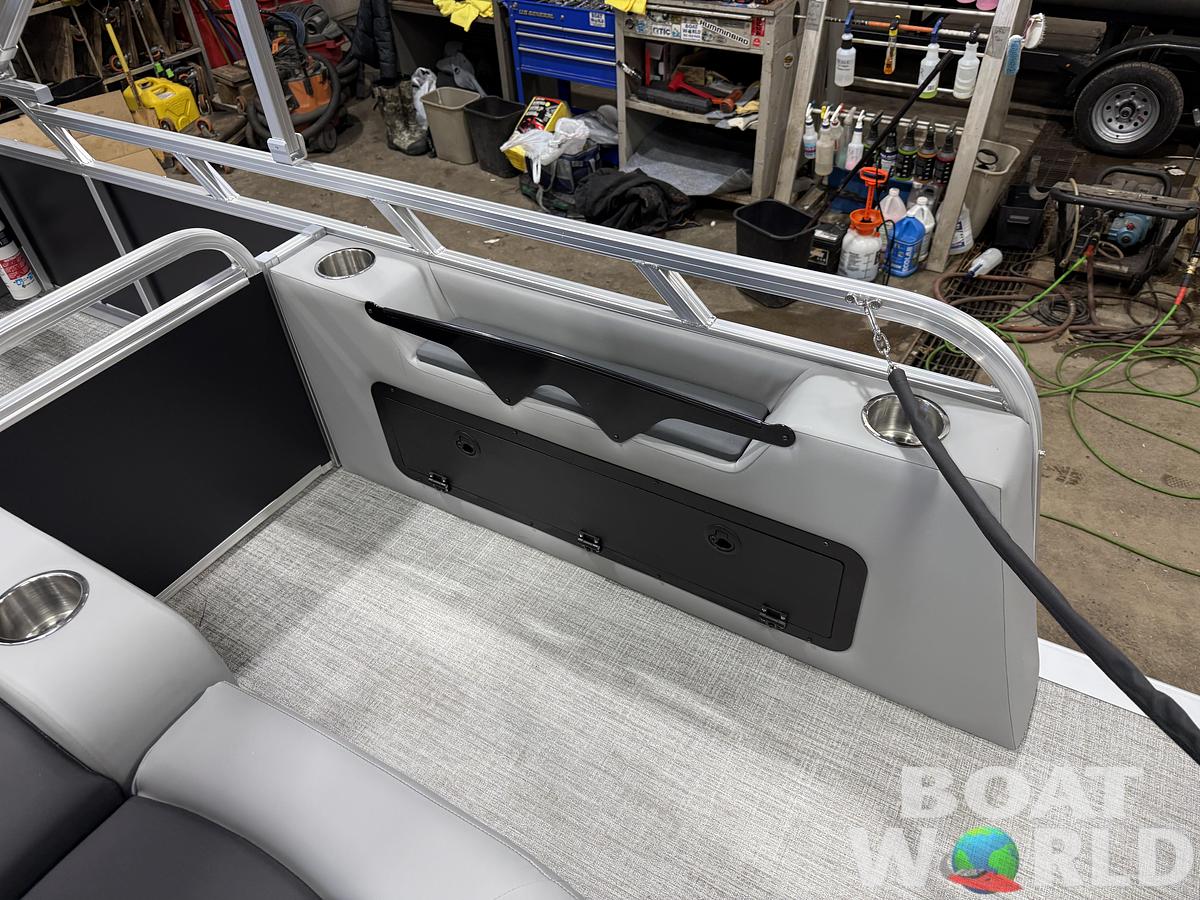 2026 Tahoe Sport VRB 2385 Swingback & 4-Stroke $34995