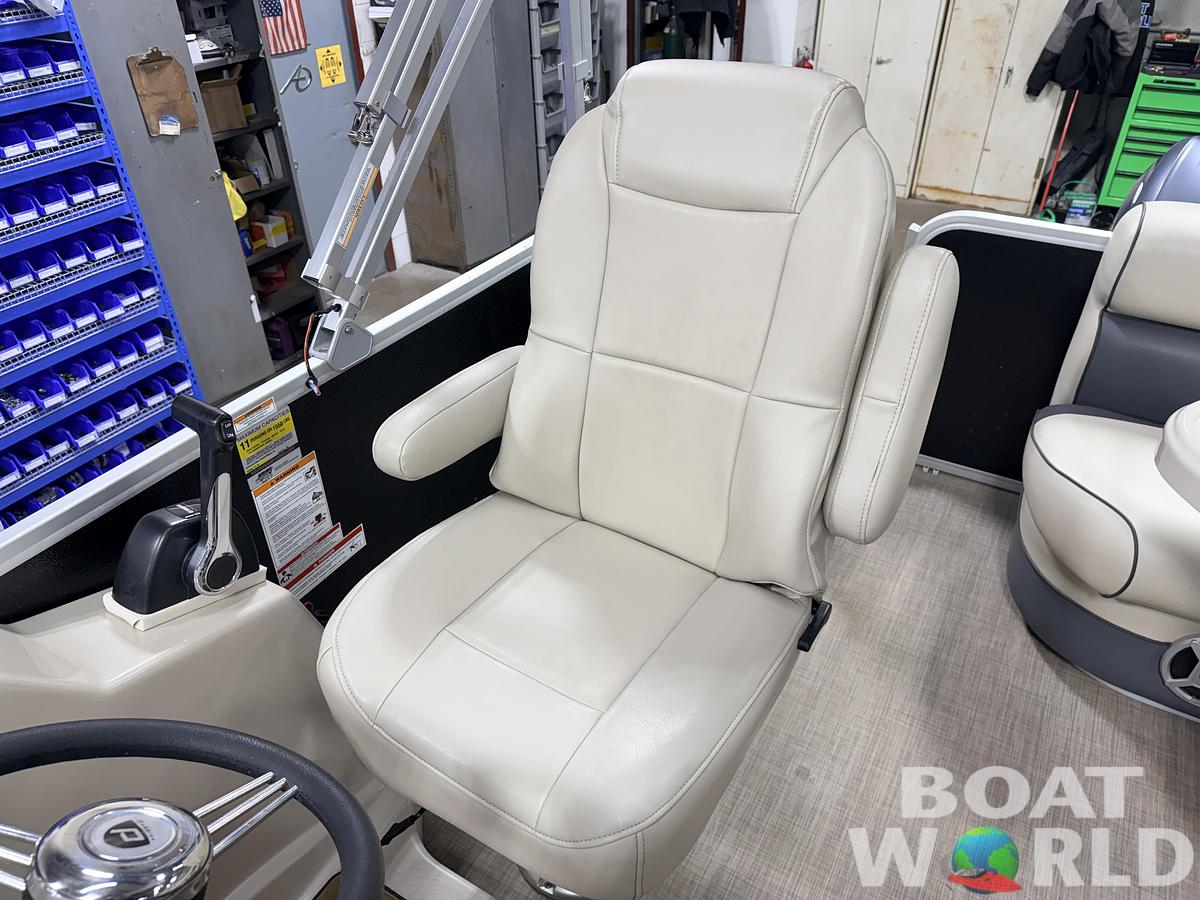 Used 2018 Premier 220 SunSpree