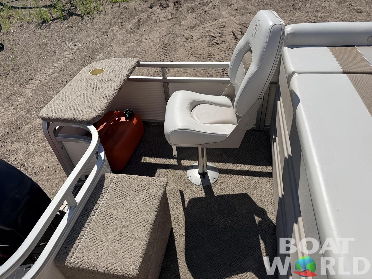 Used 2002 Northwoods 2223 Escapade & 40HP Mercury Bigfoot 4Stroke -$13,995