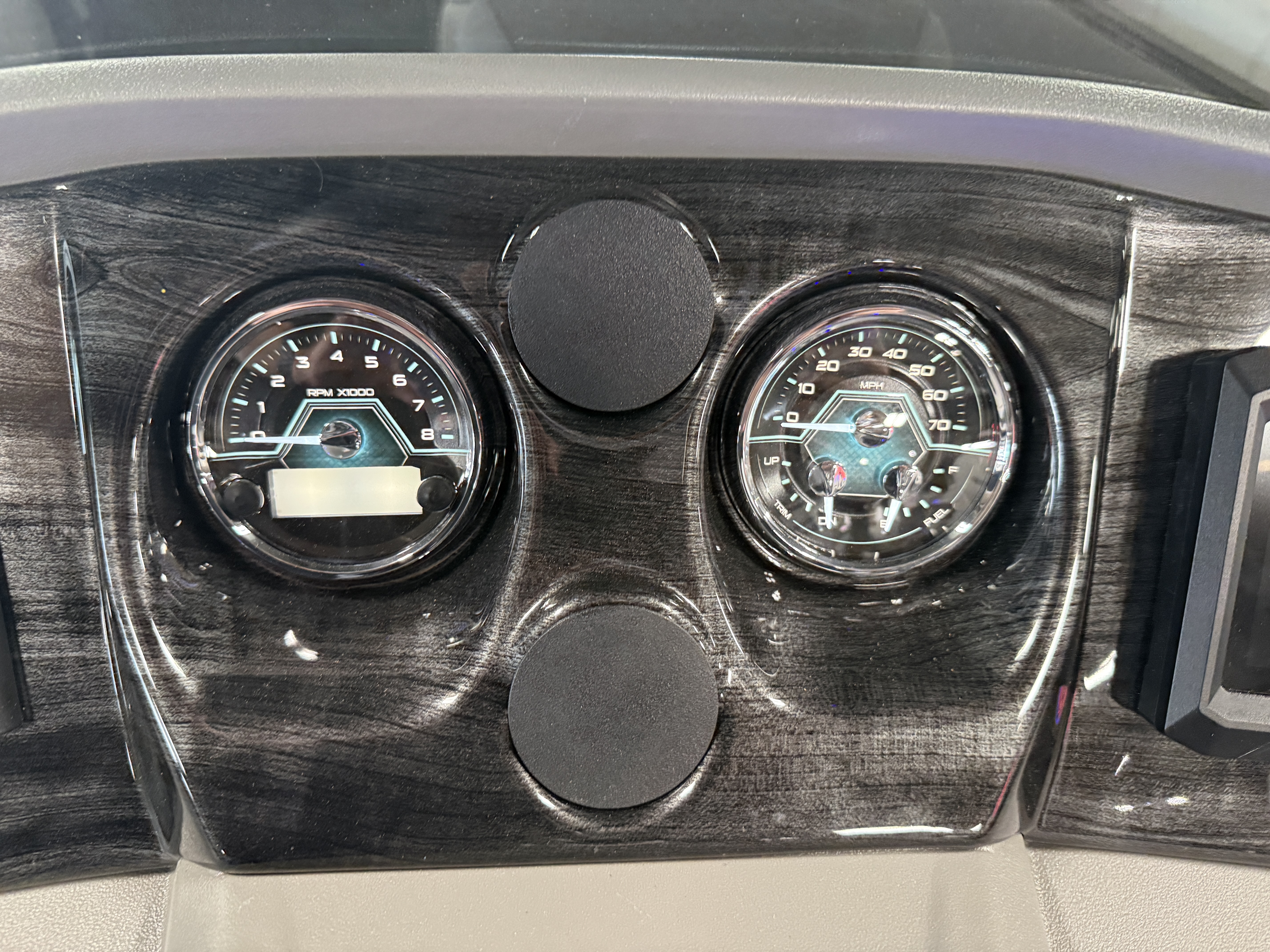 2027 Tahoe LTZ 300HP QLS 2385 Tritoon $71,995