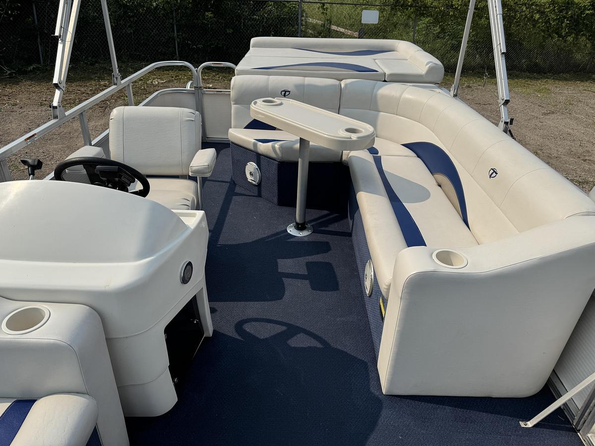 Used 2008 Tahoe Pontoons 24 Bow Fish Pontoon