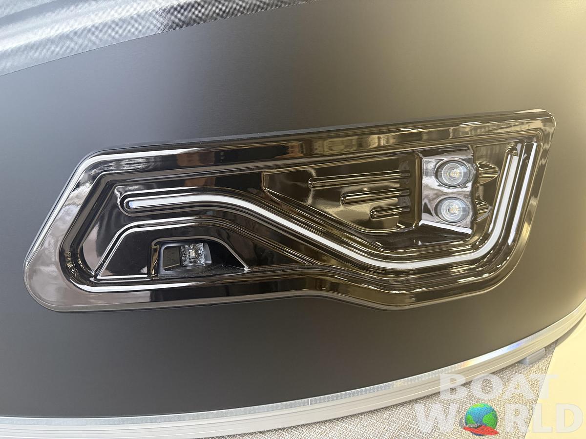 2026 Tahoe Pontoons LTZ 2385 Elite Windshield Tritoon