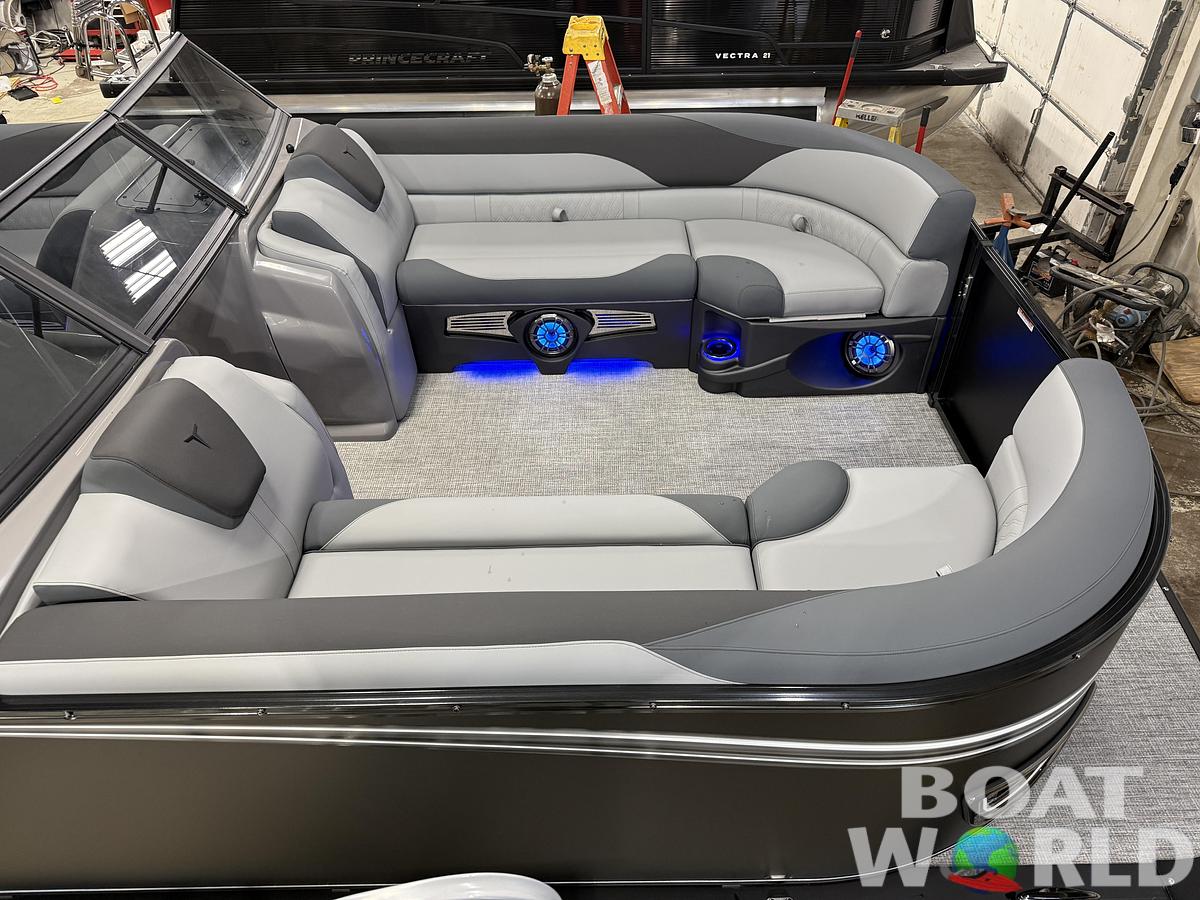 2026 Tahoe LTZ 300HP 2385 Elite Windshield $69995