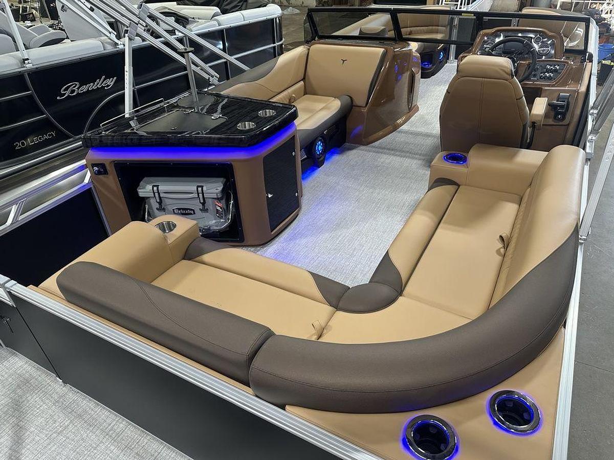 2025 Tahoe Pontoons LTZ 2385 Elite Cruise Windshield Tritoon & Honda 4-Stroke EFI