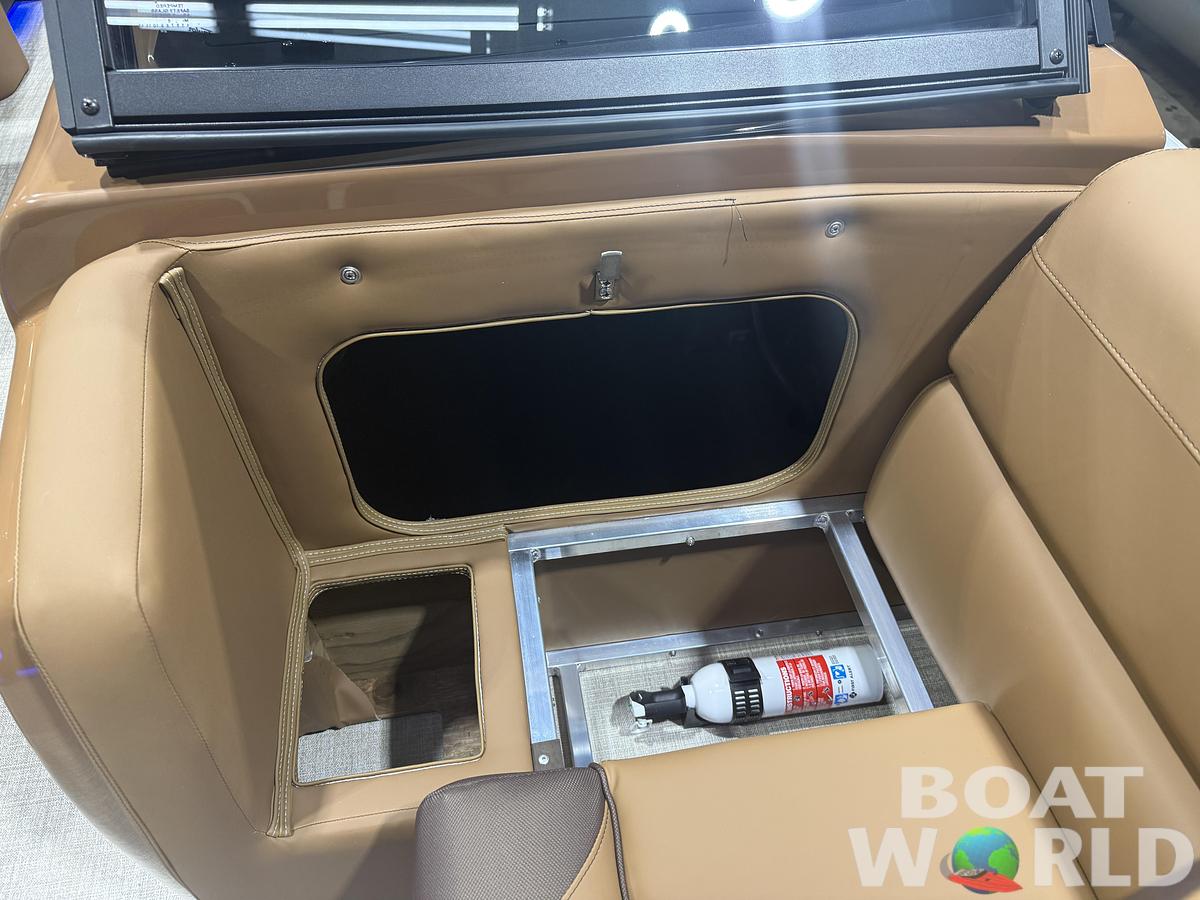 2026 Tahoe Pontoons LTZ 2385 Elite Windshield Tritoon