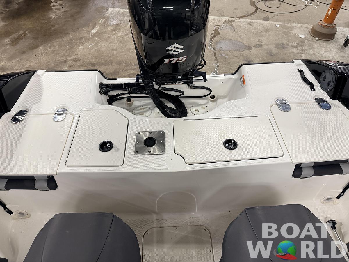 Used 2016 Larson FX 1850 DC Fiberglass Fishing Boat