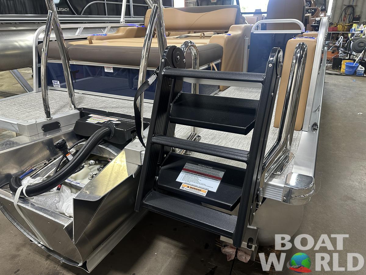 2025 Tahoe Pontoons LTZ 2385 Swingback (VRB) Windshield Tritoon & Honda 4-Stroke EFI