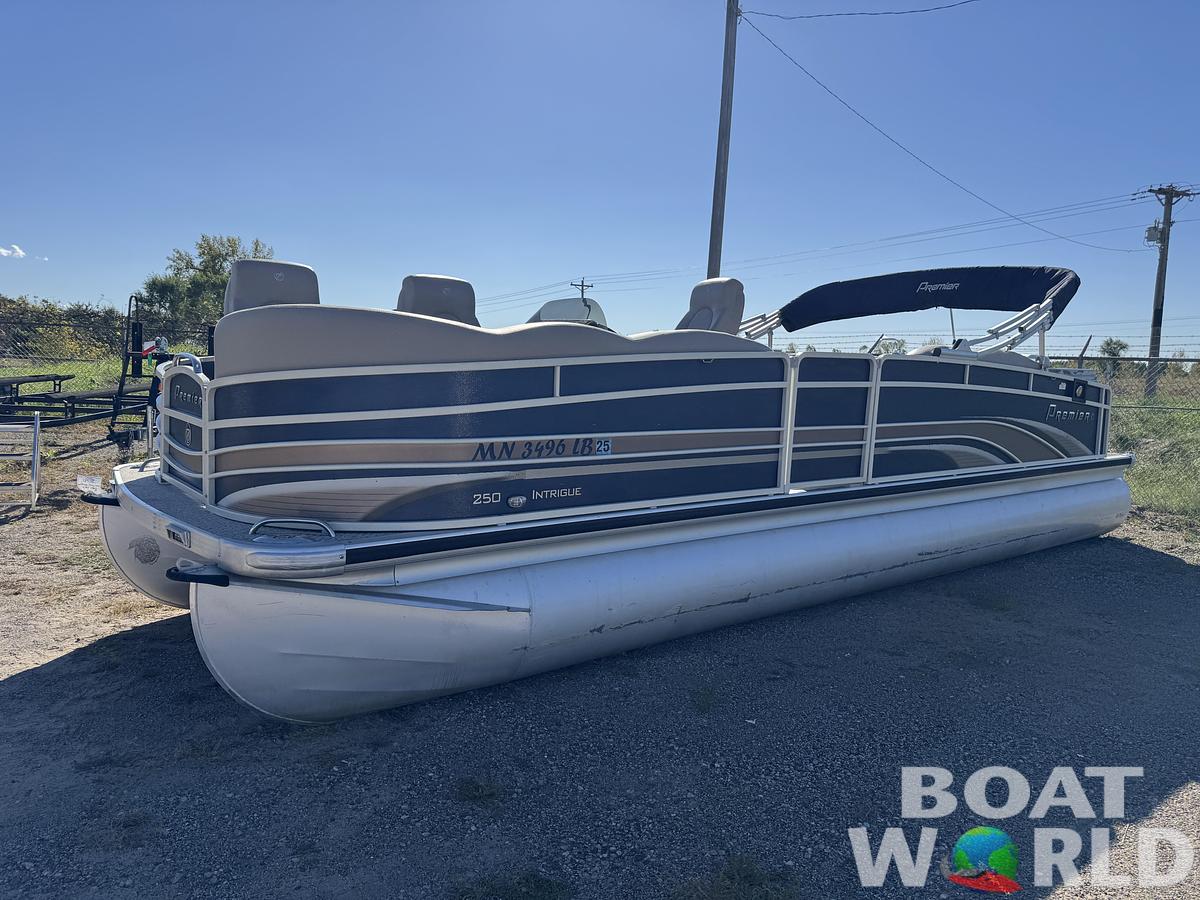 Used 2013 Premier 250 Intrigue Pontoon with 140HP Suzuki Fourstroke EFI