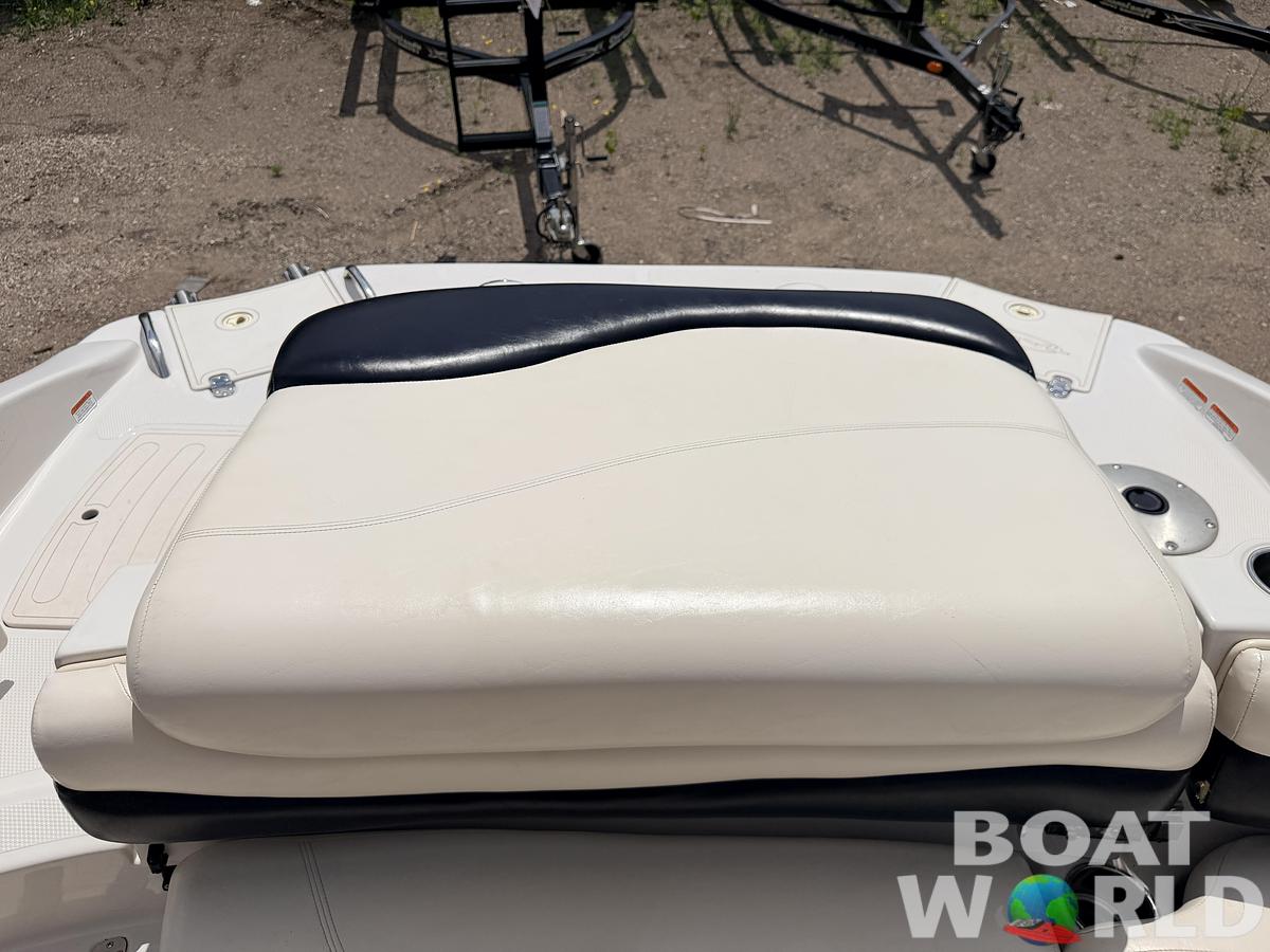 Used 2011 Tahoe 215 Xi Deck Boat & 220HP Mercruiser V8 -$17,995