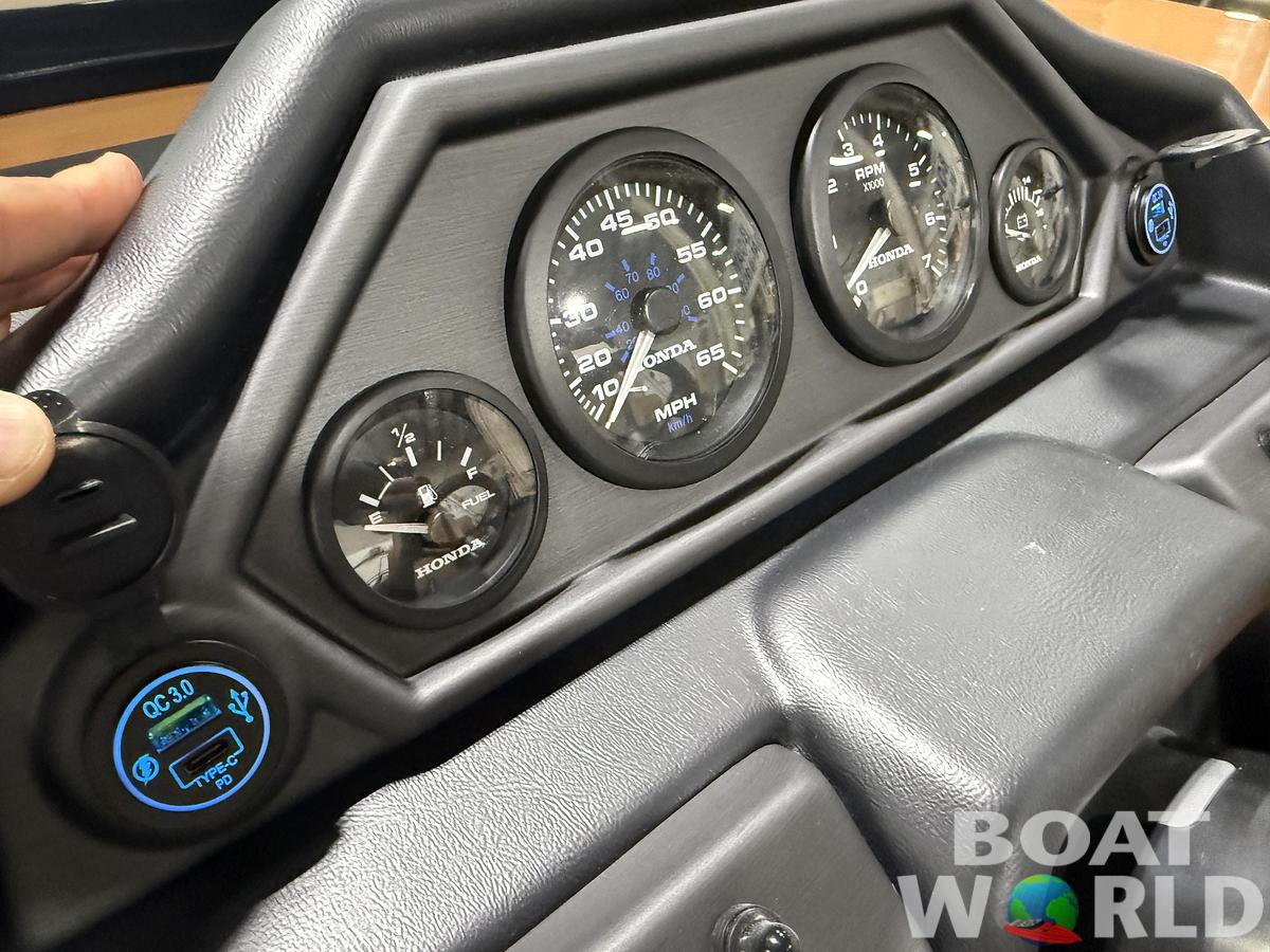 2027 Bentley Legacy 223 QSB Swingback Tritoon $54995