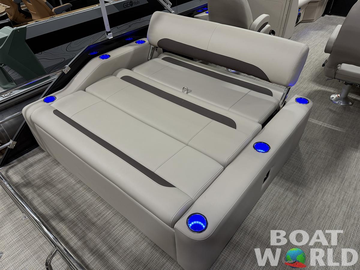2025 Bentley Pontoons Legacy 223 Swingback Tritoon & Honda 4-Stroke EFI