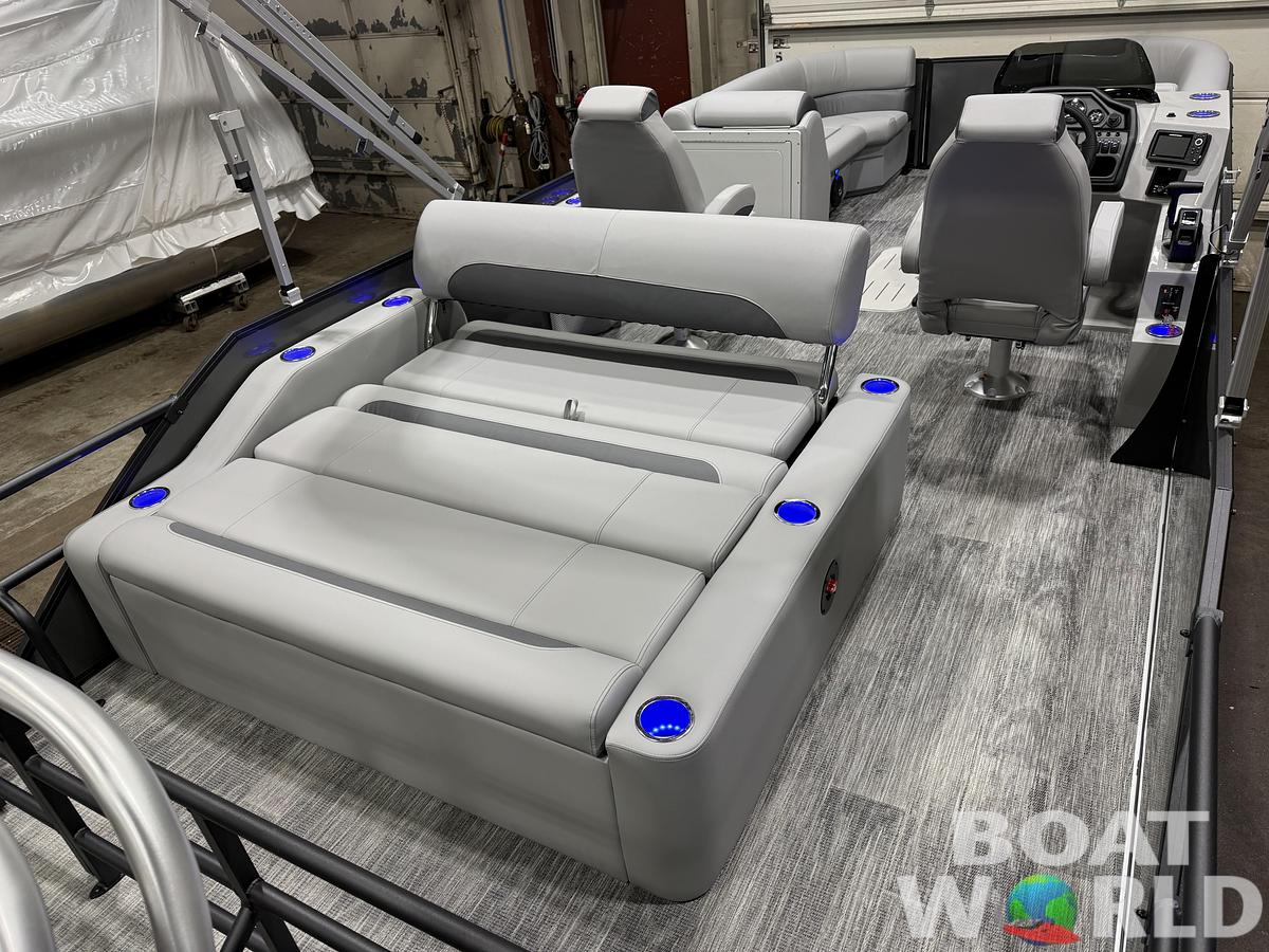 2026 Bentley Pontoons Legacy 223 Swingback Tritoon 