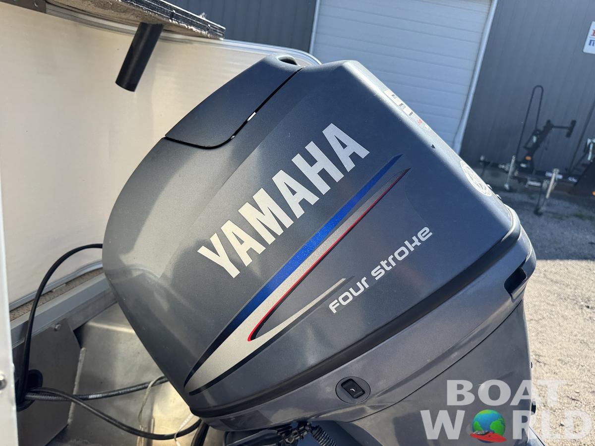 Used 2004 Sweetwater 2222 DF Pontoon