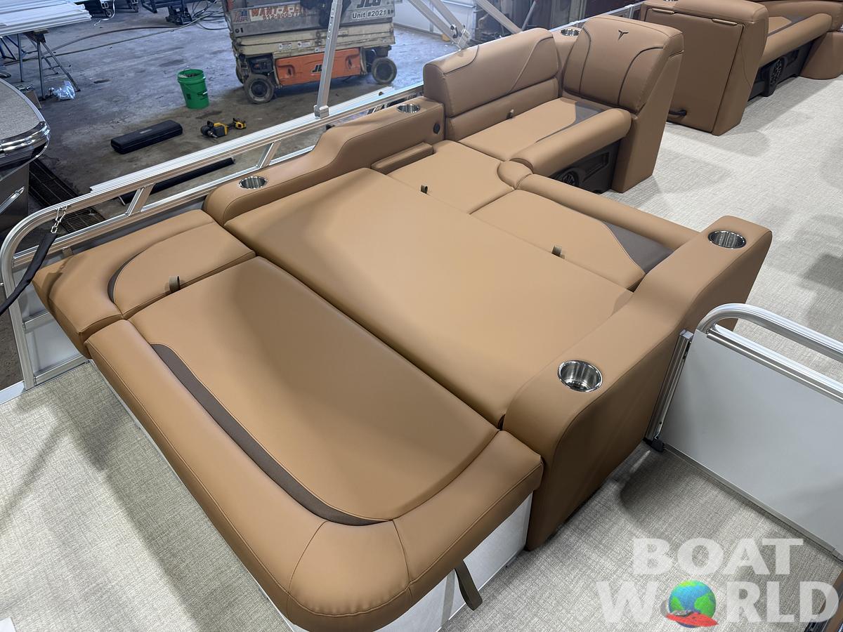 2026 Tahoe Sport VRB 2385 Swingback & 4-Stroke $34995