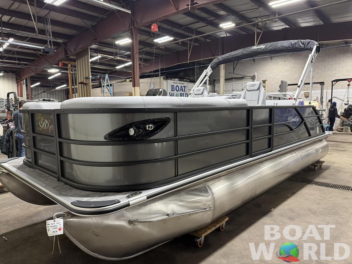 2026 Bentley Pontoons Legacy 220 Swingback 