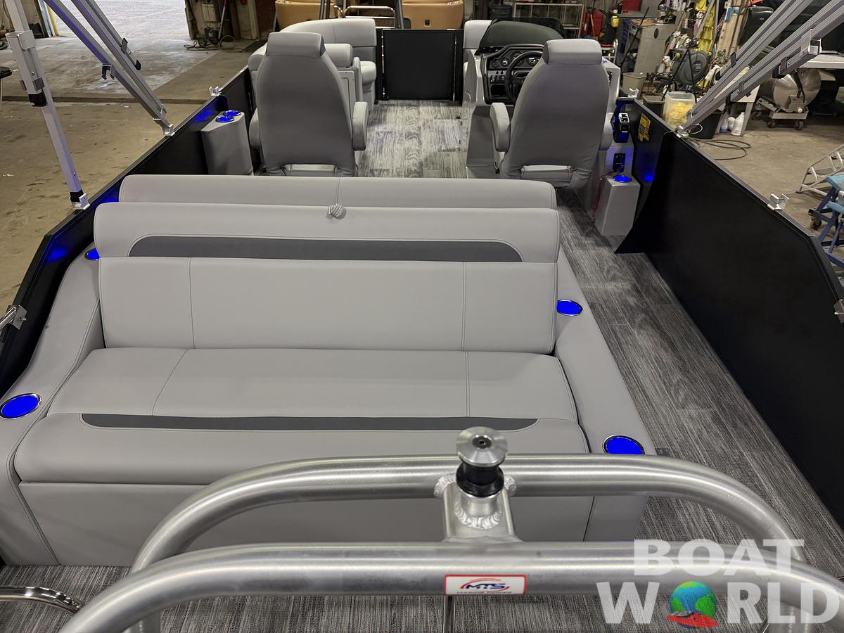 2026 Bentley Pontoons Legacy 220 Swingback & 4-Stroke EFI