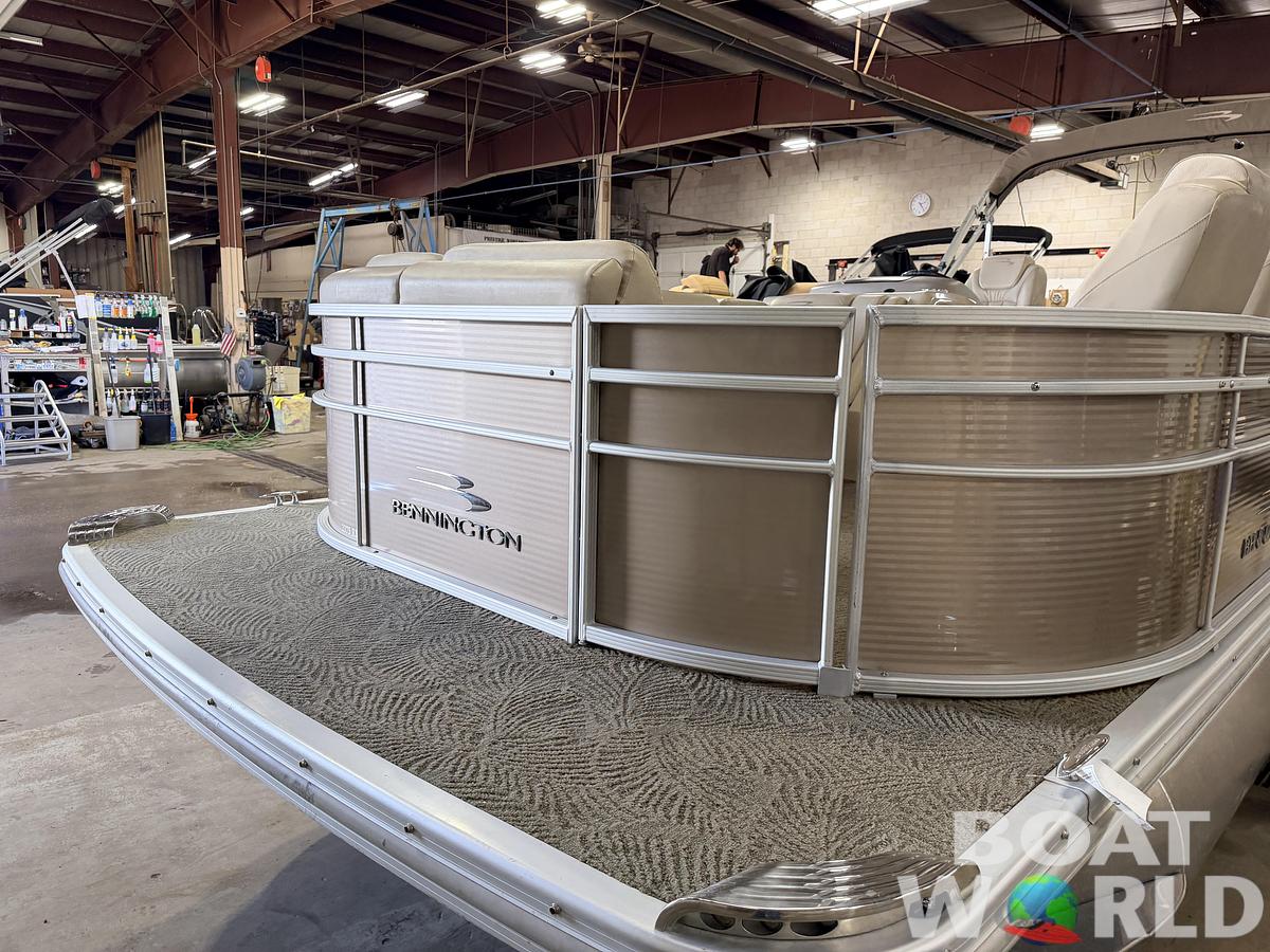 Used 2014 Bennington 2375RL & 70HP Yamaha 4Stroke - $21,995