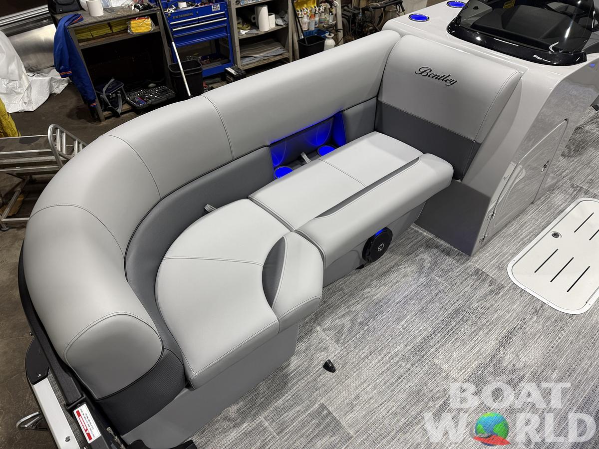 2026 Bentley Pontoons Legacy 223 Swingback Tritoon 