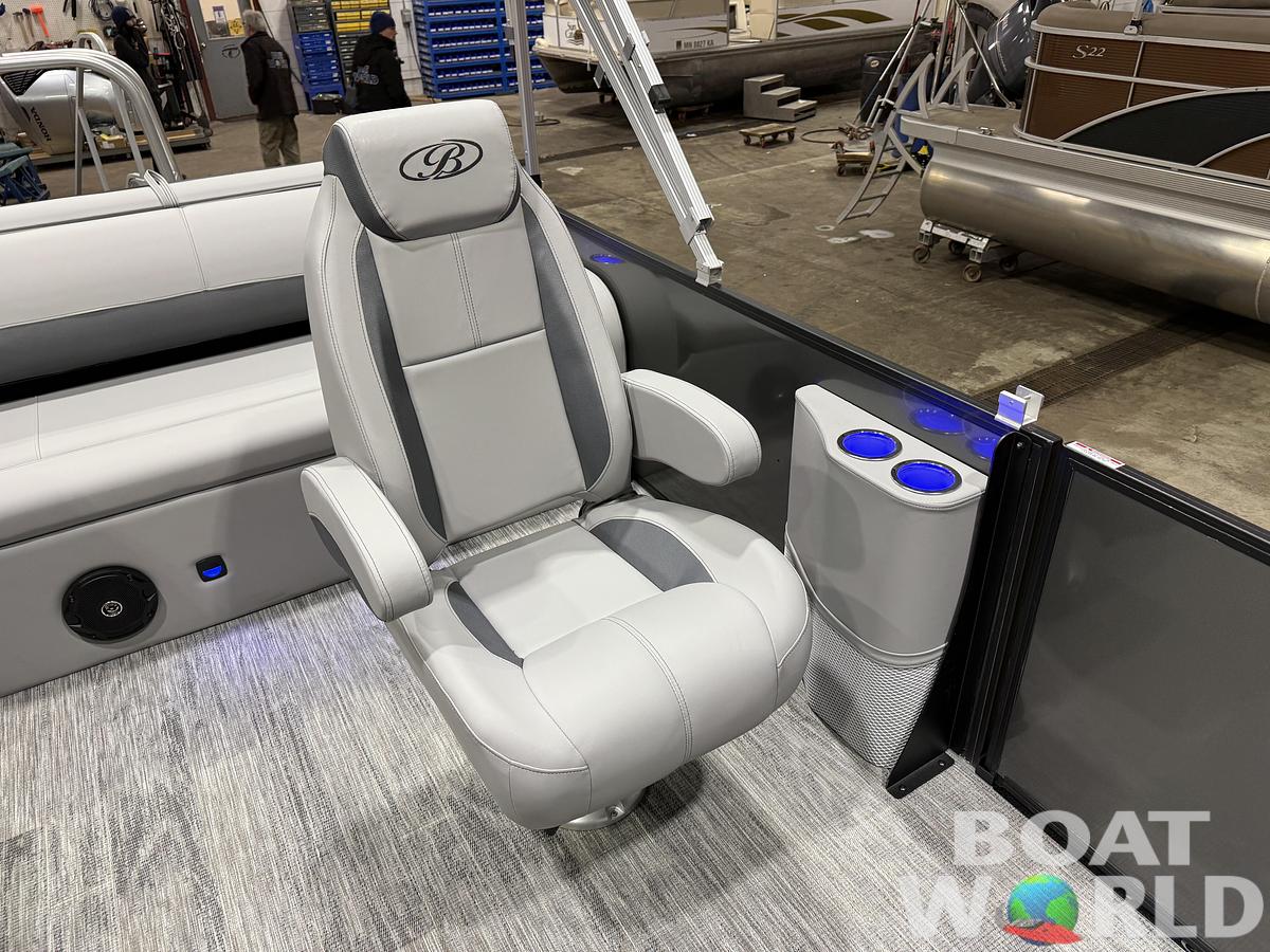 2026 Bentley Pontoons Legacy 220 Swingback 