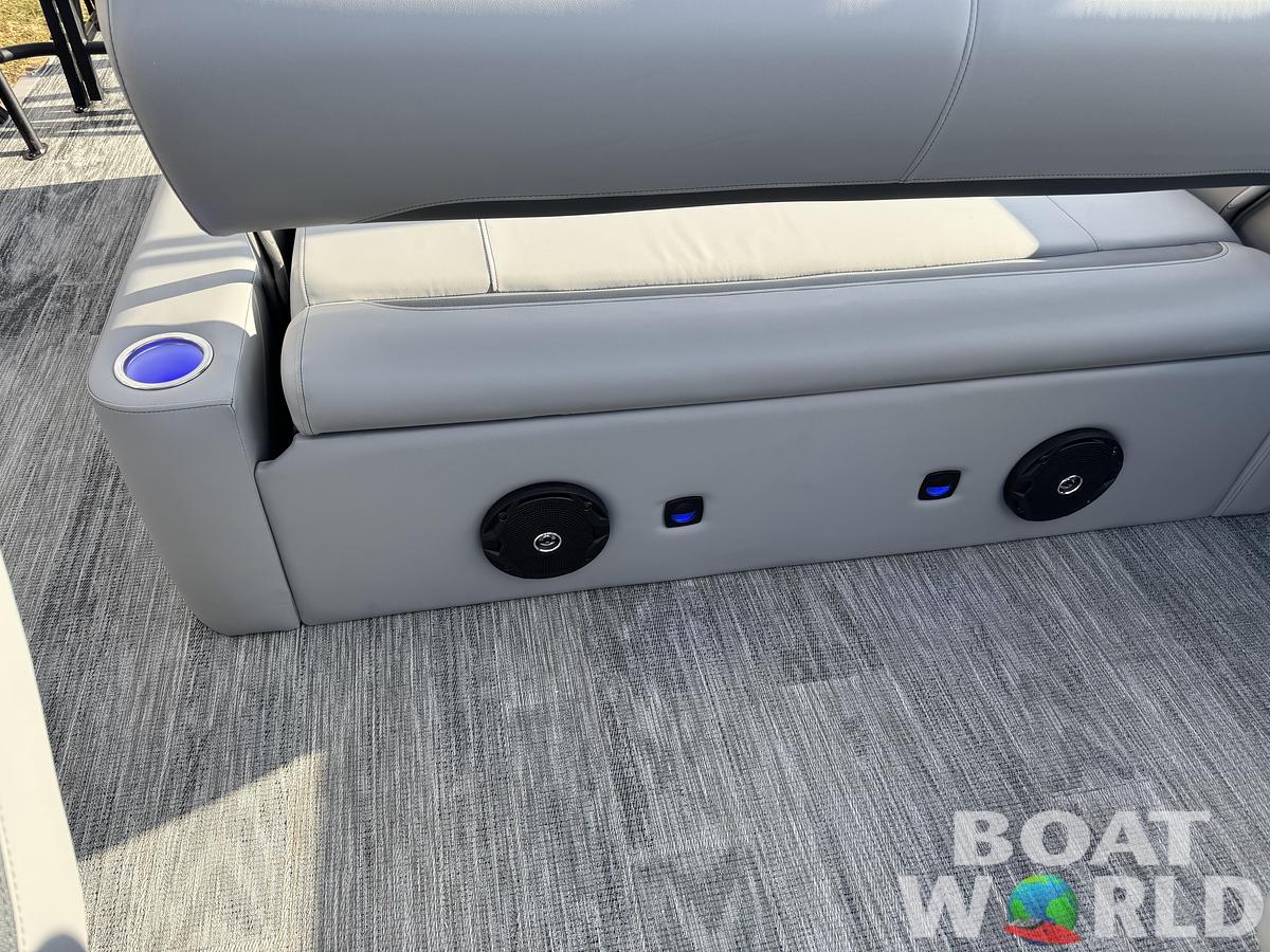 2026 Bentley Pontoons Forward Fish 220 Swingback