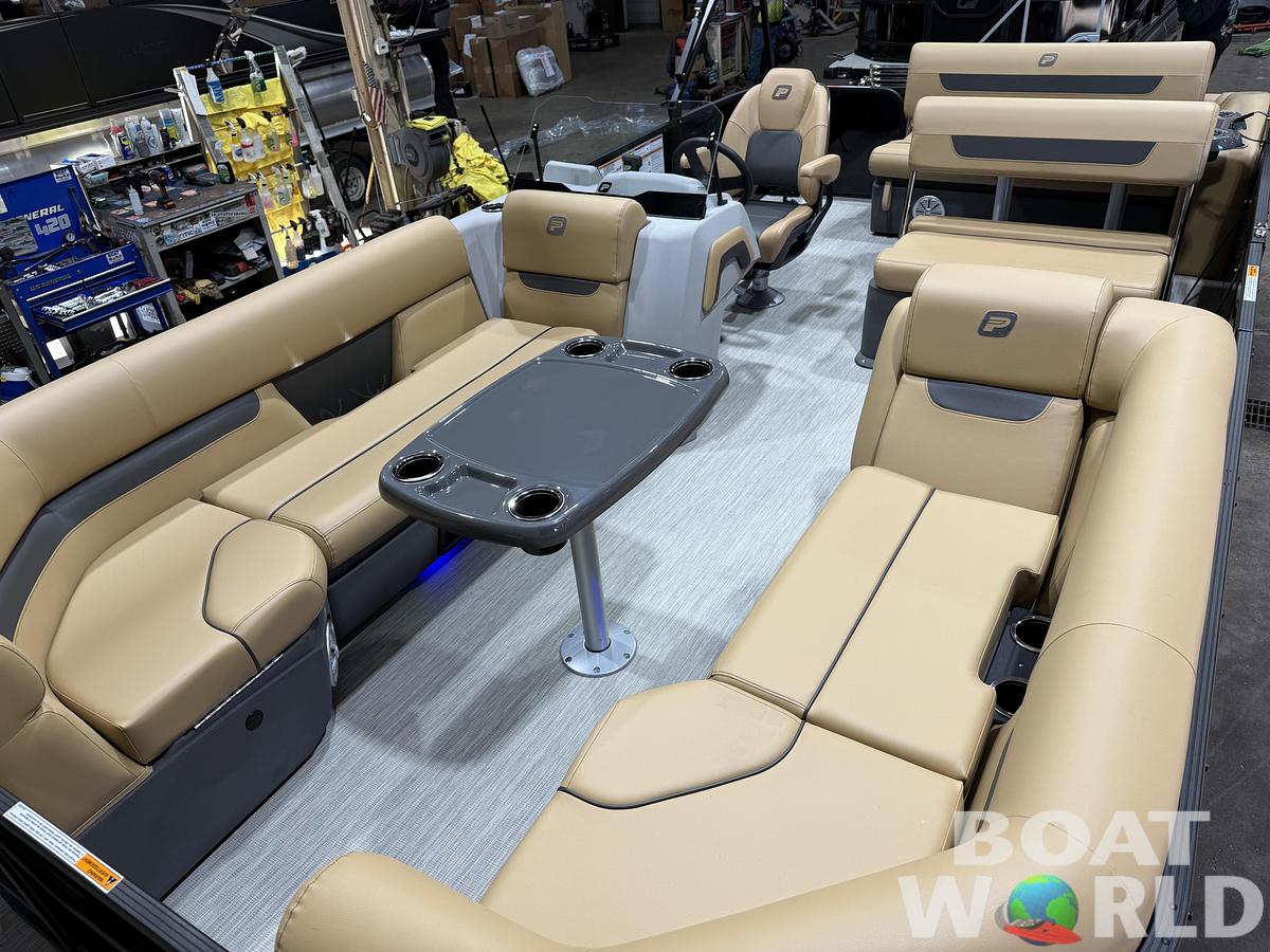 2027 Princecraft Vectra 23 RL Dinette Swingback $36,995