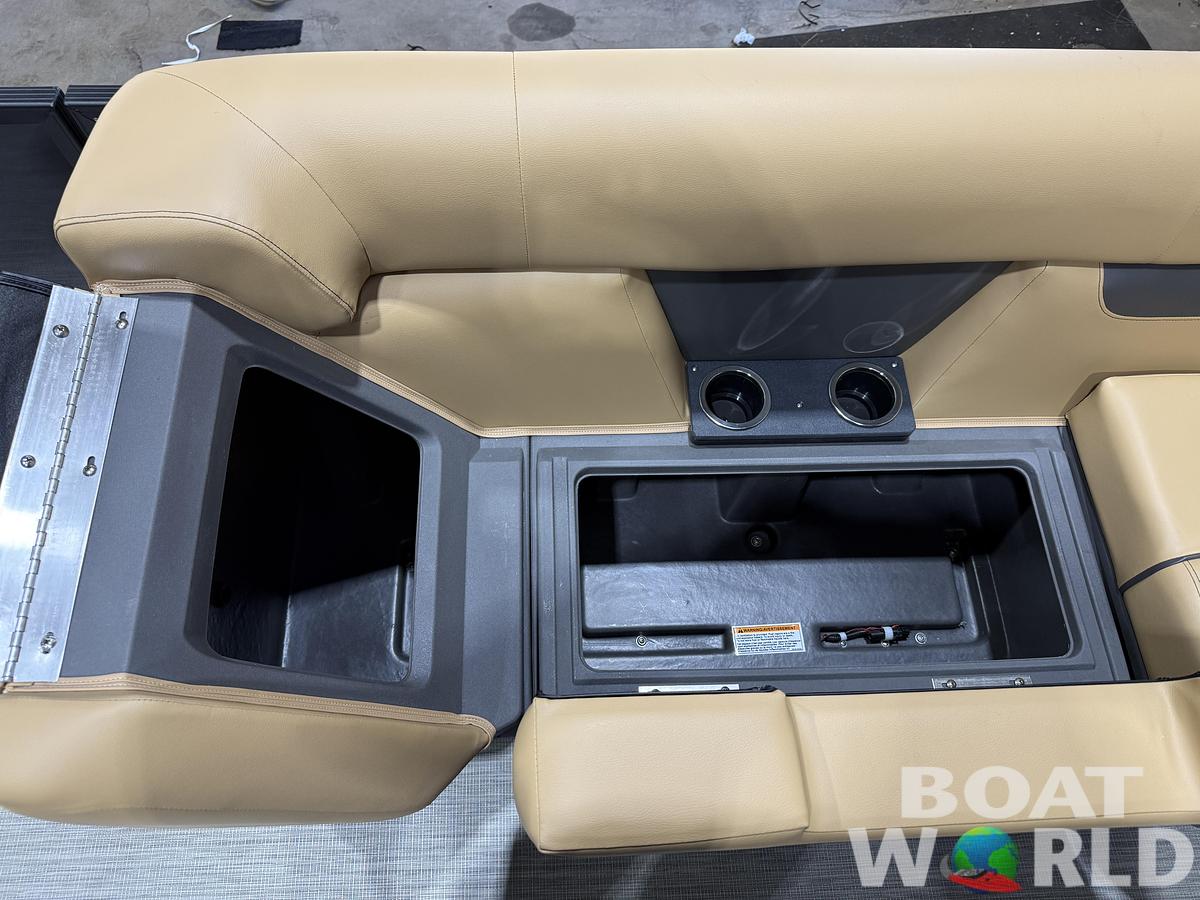 2027 Princecraft Vectra 23 RL Dinette Swingback $36,995