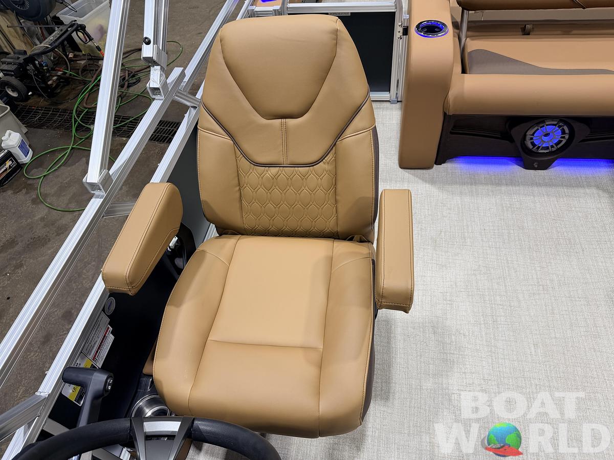 2026 Tahoe Sport 2385 VRB Swingback Tritoon $47995