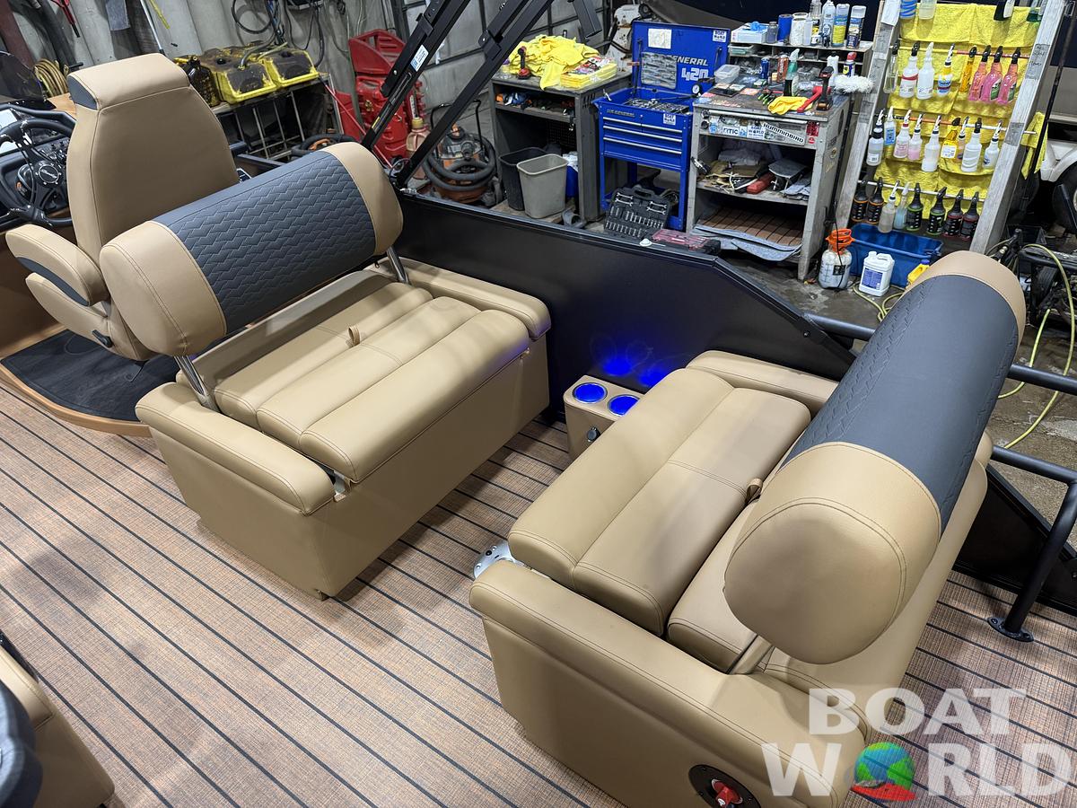 2026 Bentley Elite 223 Quad Swingback QSB Tritoon $64995