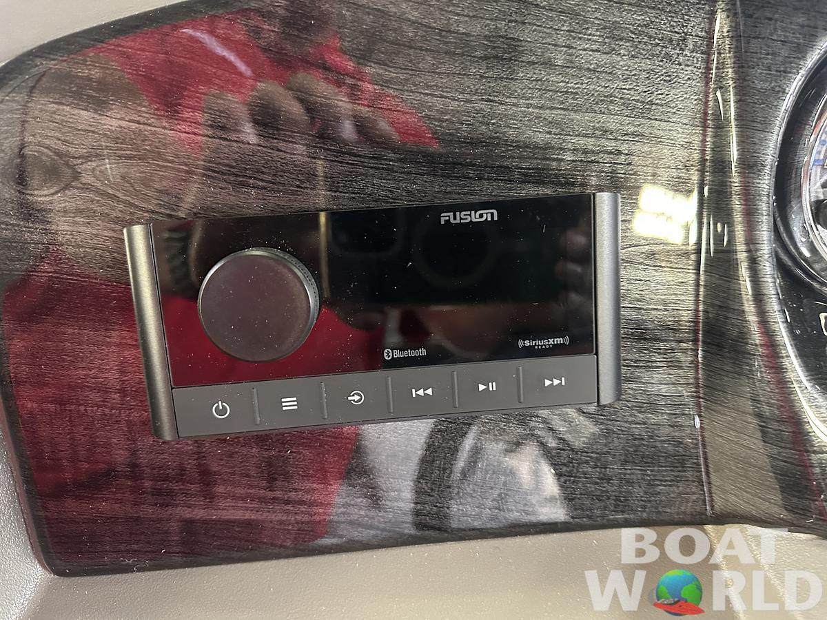 2025 Tahoe Pontoons LTZ 2385 Quad Lounge Shift Flip & Honda 4-Stroke EFI