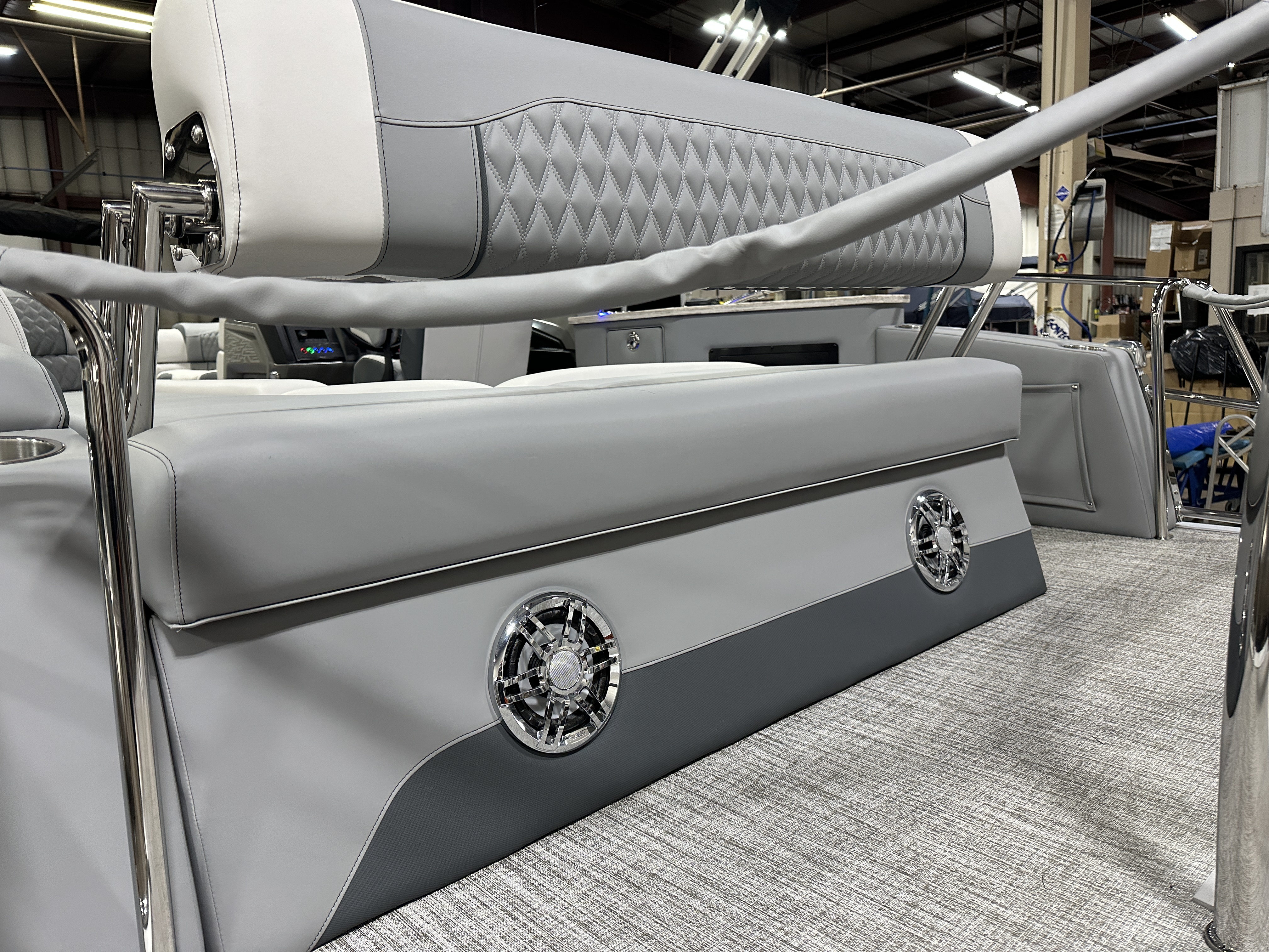 2025 Tahoe Pontoons Cascade 2385 Cruise Rear Bench (CRB) & Honda 4-Stroke EFI