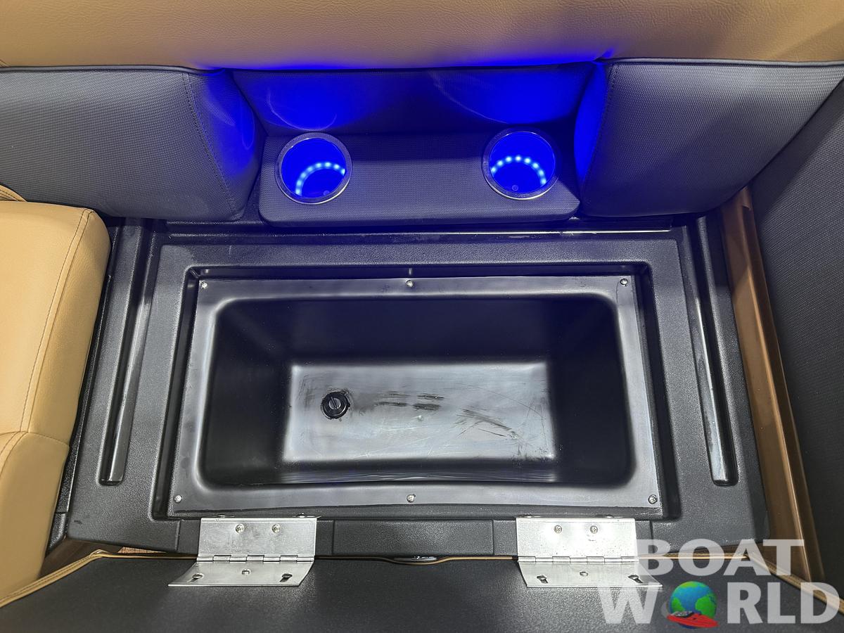 2026 Bentley Legacy 220 Navigator DL Quad Lounge $42995